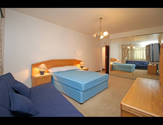 1 BEDROOM APARTMENT FOR SALE IN HOUGHTON ESTATE